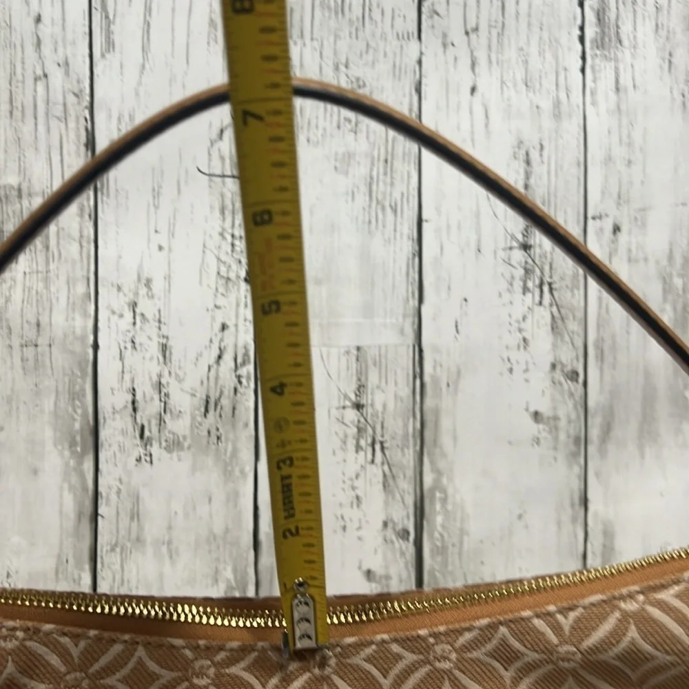 MICHAEL KORS LARGE HALF MOON SHOULDER BAG HOBO